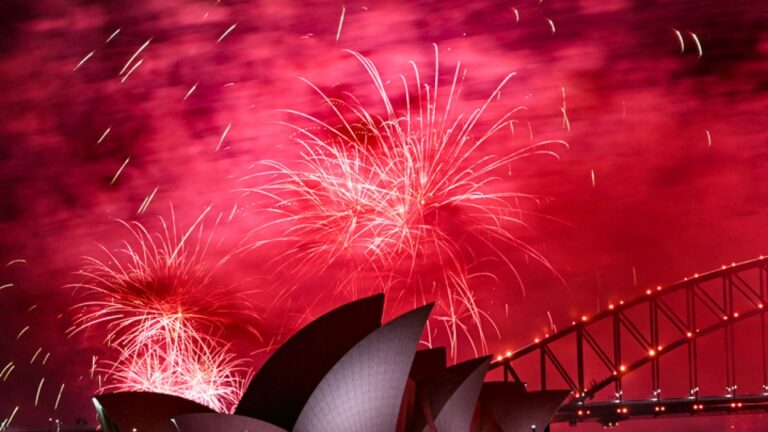 Auckland and Sydney welcome 2025 with big celebrations | Al Jazeera