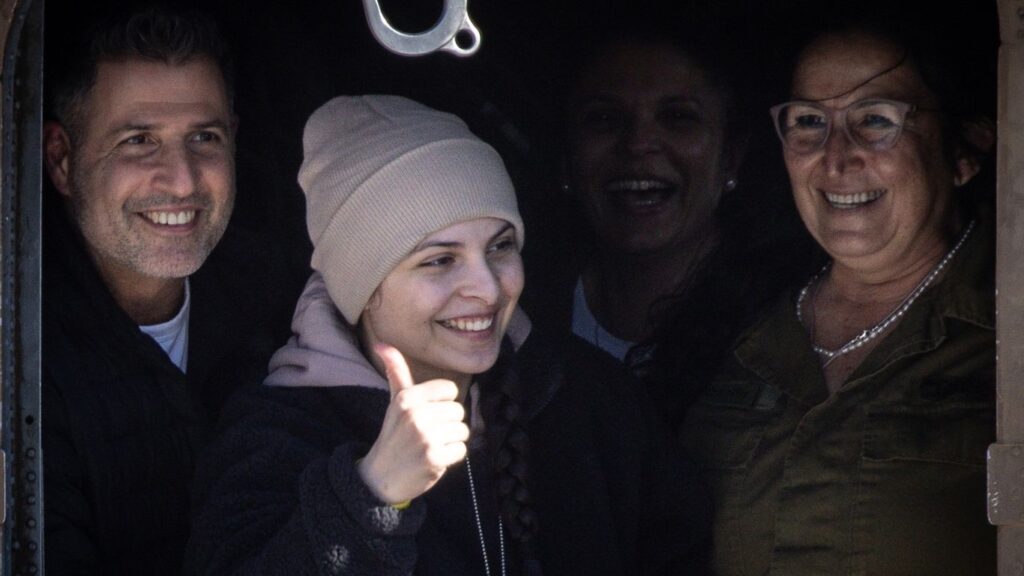 Four Israeli women soldiers freed as part of Gaza ceasefire deal