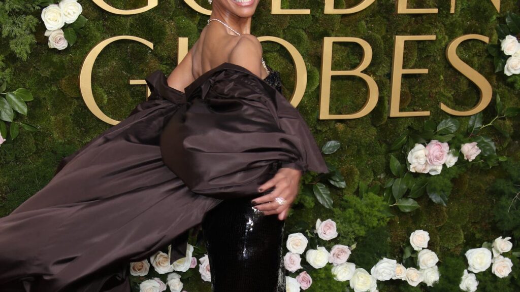 Zoe Saldana nabs first Golden Globe, delivers tearful speech Zoe Saldana nabs first Golden Globe, delivers tearful speech