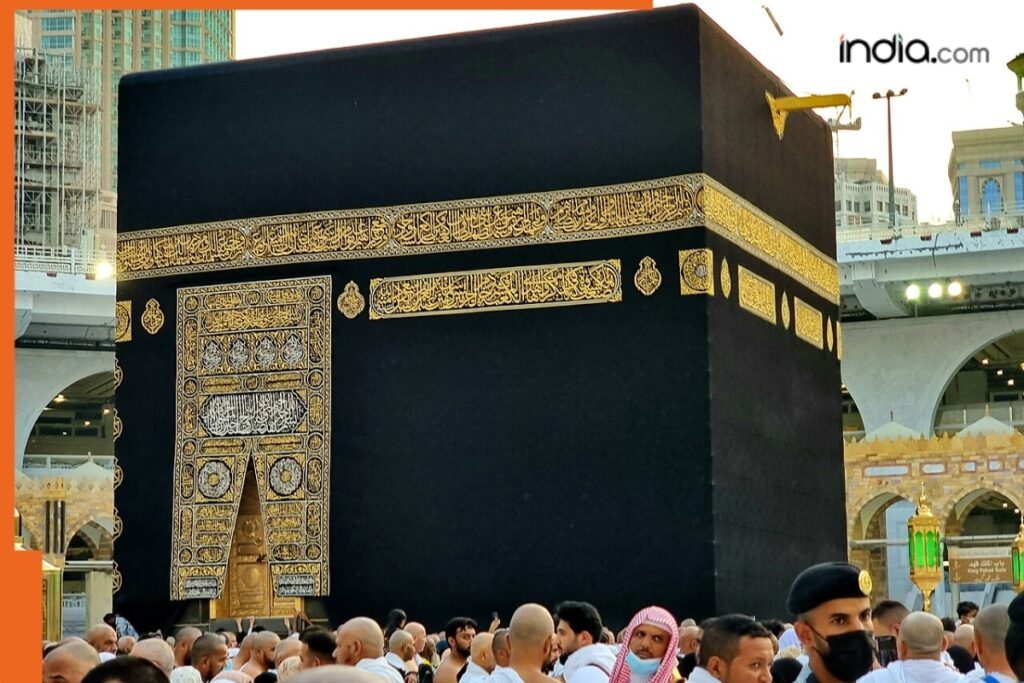 Kiswah, the golden drape covering Kaaba in Mecca, will be on display for first time at…, from… Kiswah, the golden drape covering Kaaba in Mecca, will be on display for first time at…, from…
