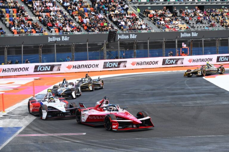 Rowland ambushes Porsches for Mexico Formula E win