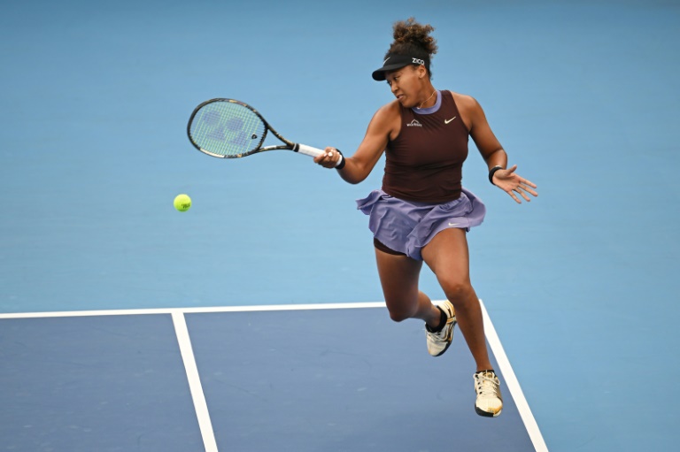 Rain break helps Osaka overcome nerves to reach Auckland quarters