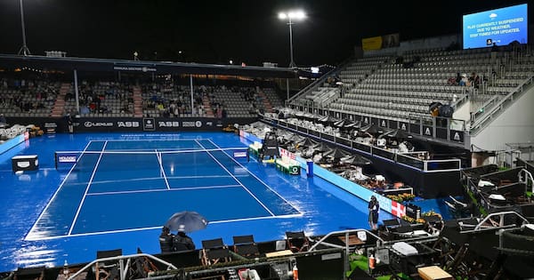 Fickle Auckland weather plays havoc with ASB Classic quarterfinals