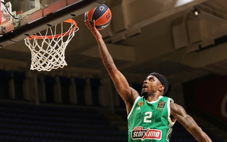 Greens return from 15 points down, while Reds lose again