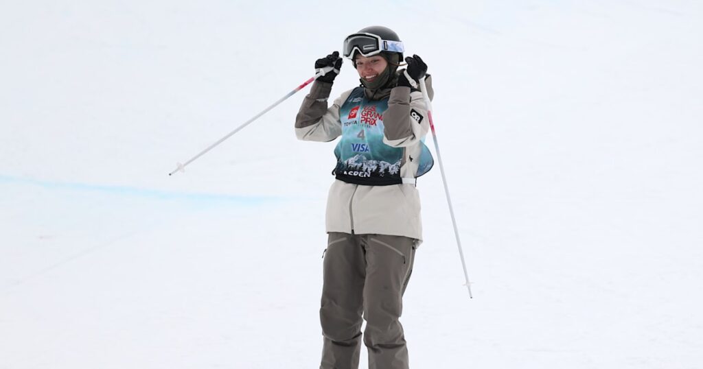 Zoe Atkin wins first women’s freeski halfpipe world title to complete medal set Zoe Atkin wins first women’s freeski halfpipe world title to complete medal set