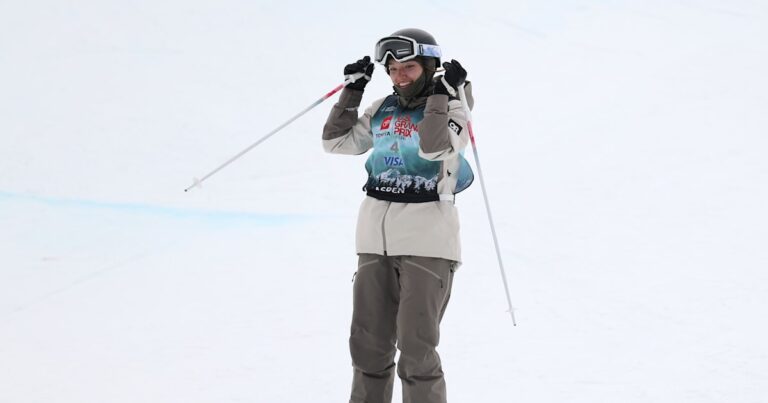 Zoe Atkin wins first women’s freeski halfpipe world title to complete medal set
