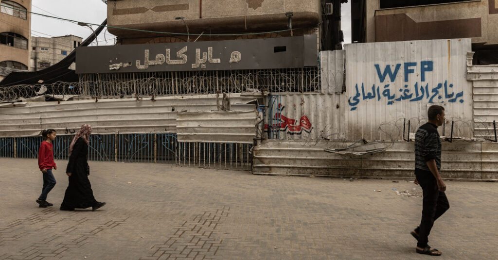 Desperation Grows in Gaza as U.N. Shutters Bakeries Desperation Grows in Gaza as U.N. Shutters Bakeries