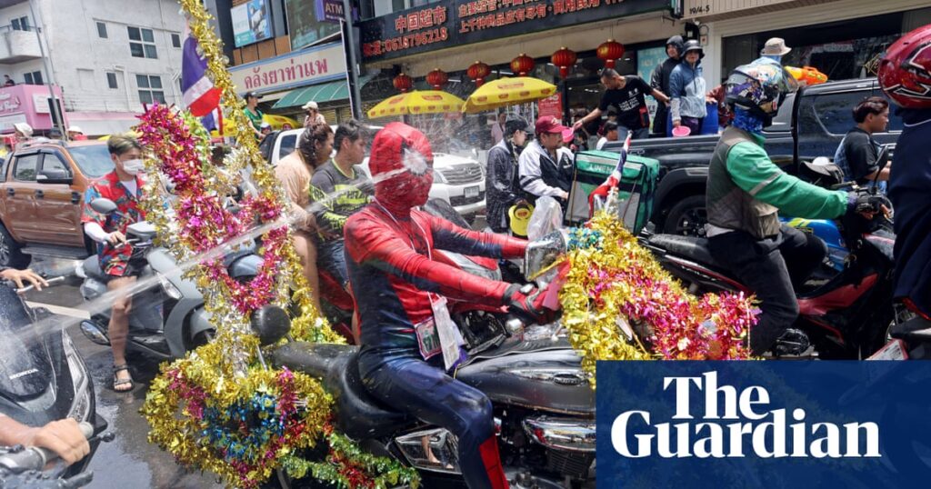 Palm Sunday, Thai new year and a porridge bath: photos of the weekend