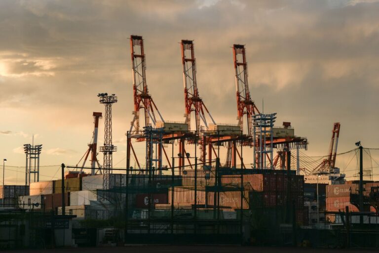 US, Japan Begin Formal Tariff Talks Without Discussing Forex