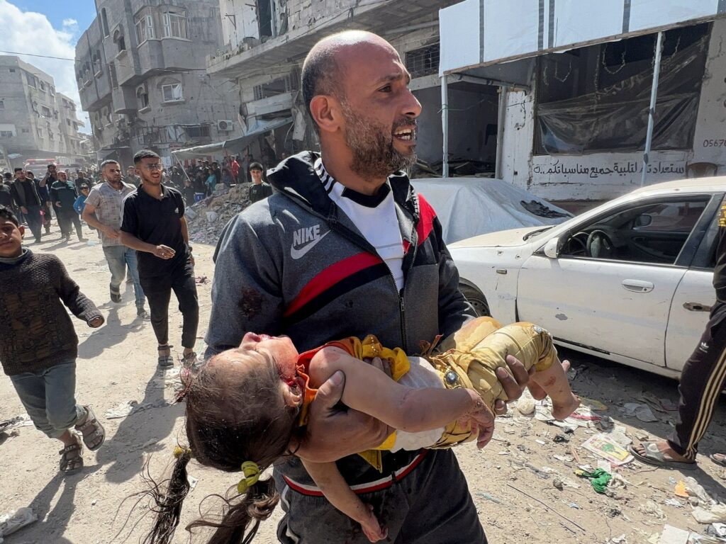 Israeli attacks on Gaza continue as WHO says 10,000 need medical evacuation
