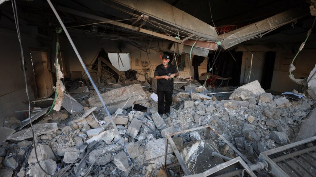 Stop ‘deplorable’ Israeli attacks on Gaza hospitals, says David Lammy Stop ‘deplorable’ Israeli attacks on Gaza hospitals, says David Lammy