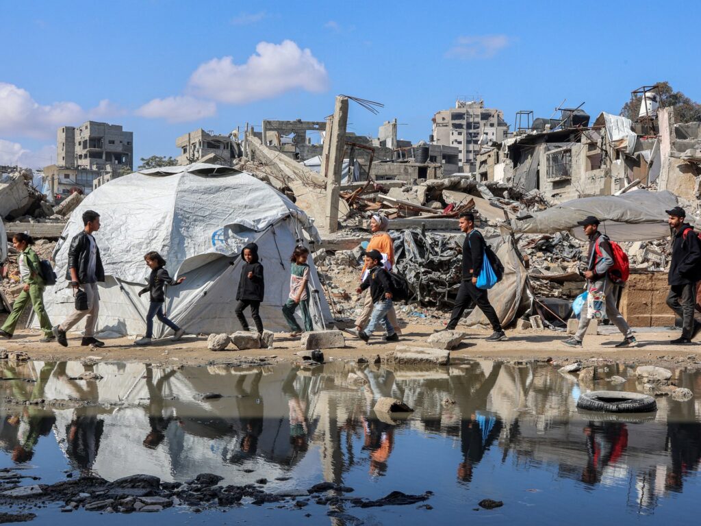 Hamas ‘lost contact’ with group holding Gaza captive after Israeli attack | Gaza News Hamas ‘lost contact’ with group holding Gaza captive after Israeli attack | Gaza News