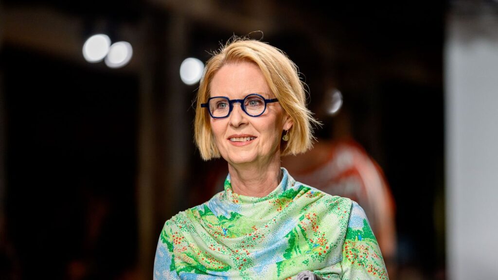 Is Cynthia Nixon’s Look in the ‘And Just Like That…’ Trailer a Nod to the Palestinian Flag? Is Cynthia Nixon’s Look in the ‘And Just Like That…’ Trailer a Nod to the Palestinian Flag?