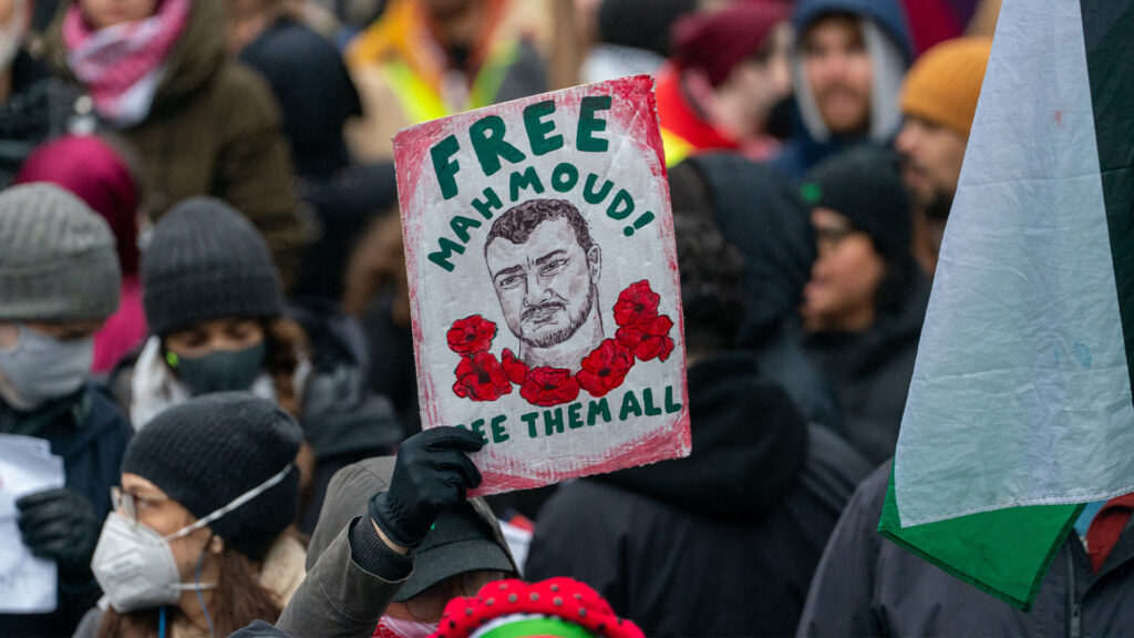 Hundreds in New York demand release of Mahmoud Khalil who faces deportation | Gaza Hundreds in New York demand release of Mahmoud Khalil who faces deportation | Gaza